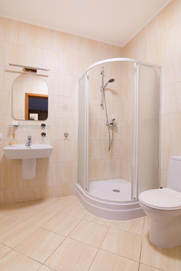 Hotel Lemoniada Lucmierz Eksteriør billede